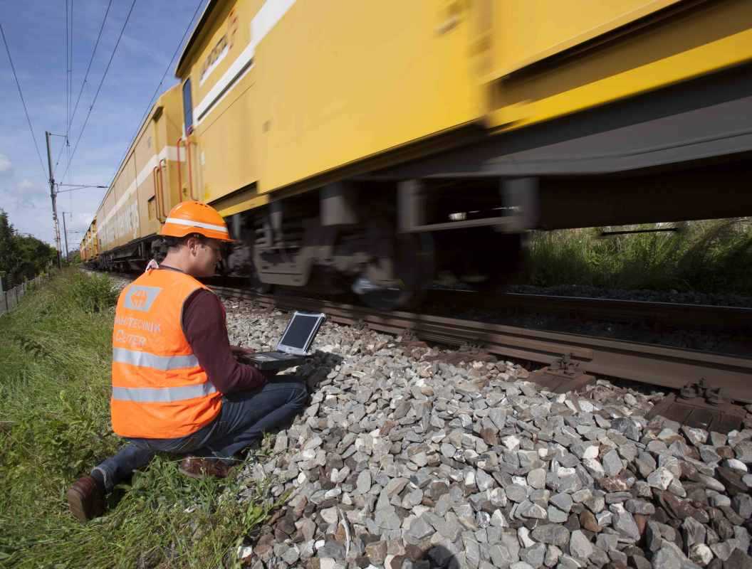 DYNARAIL – dynamic weighing system for railway wagons legal for trade